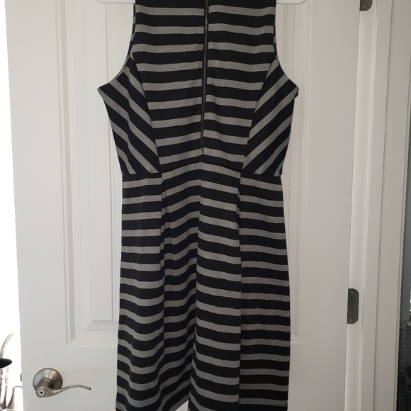 Apt 9 size girls14 Black and gray striped Dress - Picture 2 of 8